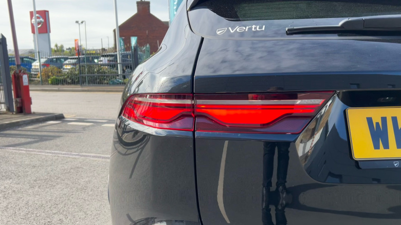 Jaguar F-Pace 2.0 D200 R-Dynamic HSE Black 5dr Auto AWD Diesel Estate